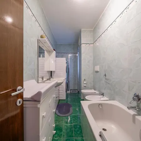 Olmo Cozystay דירה *